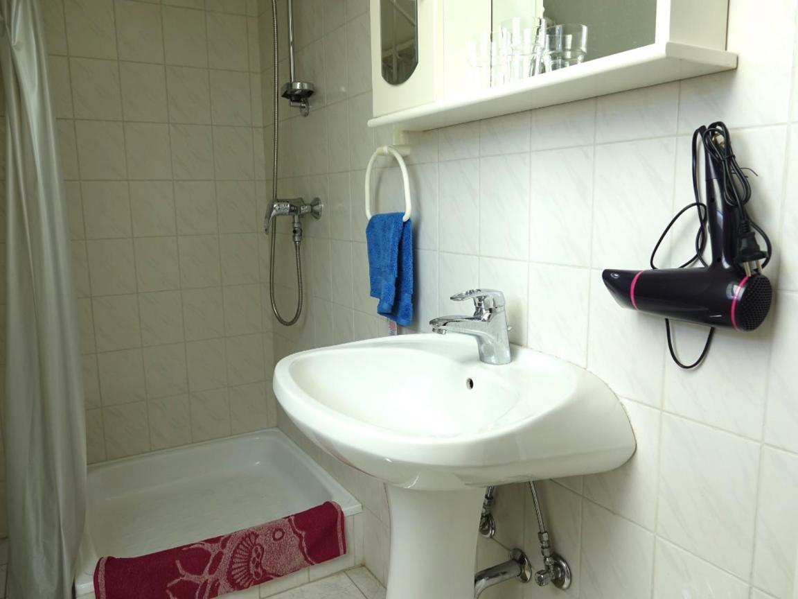 Quiet Room In Budapest Near Airport With Free Parking Extérieur photo